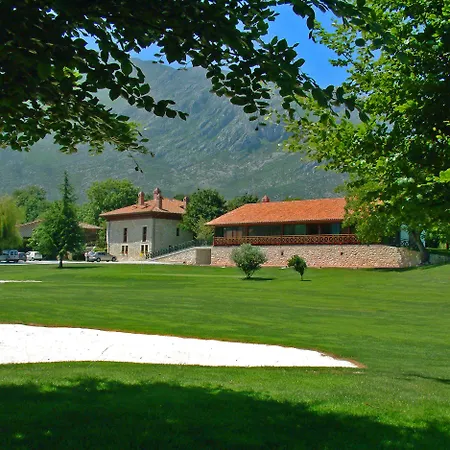 Aldama Golf Отель